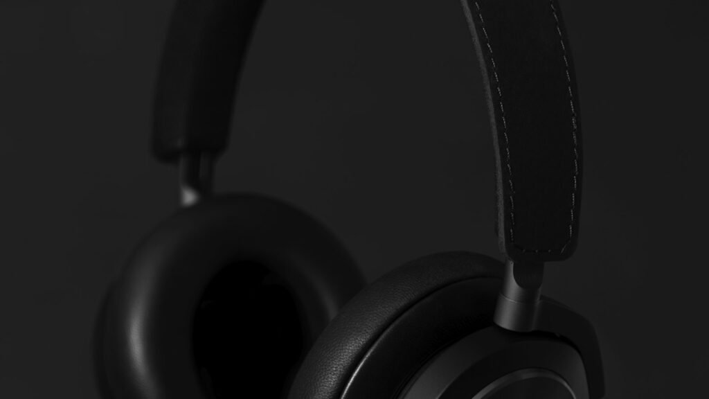 Casque audio posé dans un salon